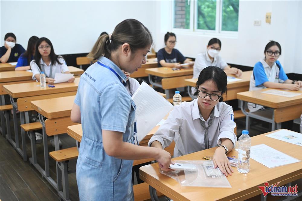 Hơn 1 triệu thí sinh hoàn thành bài thi Ngữ văn tốt nghiệp THPT 2024-14