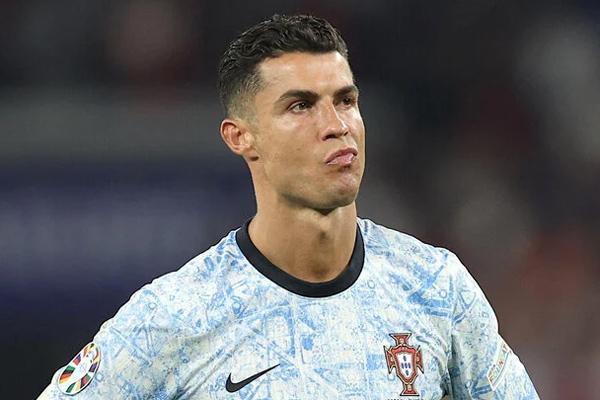 Ronaldo xin lỗi người hâm mộ, tiết lộ thông tin quan trọng-2