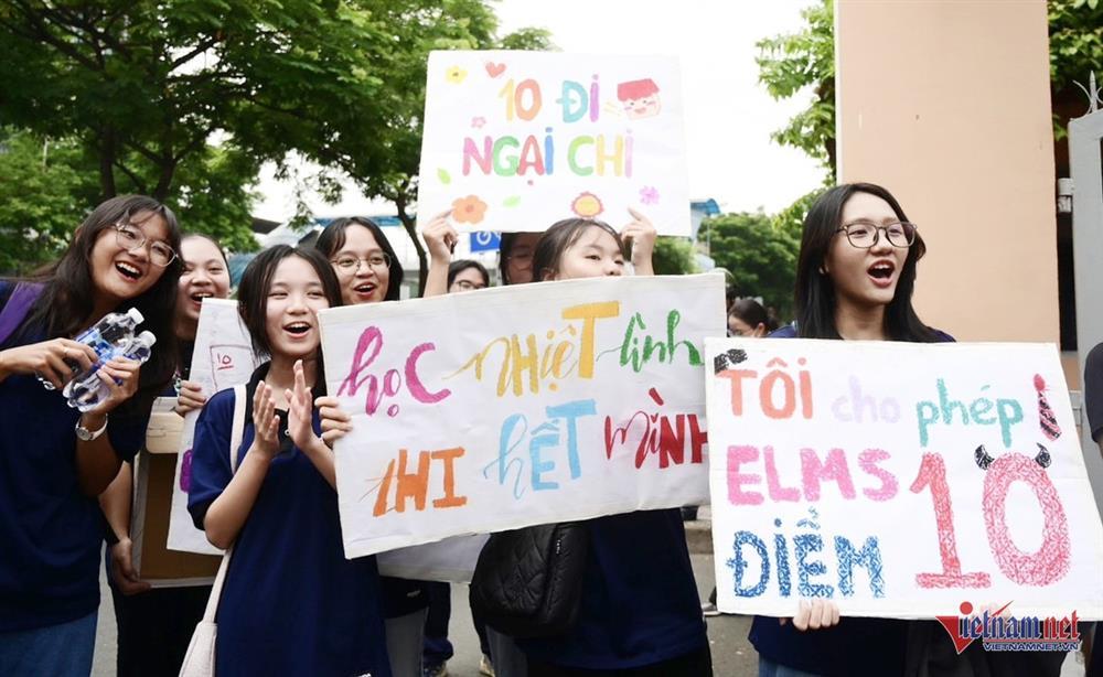 Môn Ngữ văn tốt nghiệp THPT năm 2024: Đề thi quen thuộc, có thể nhiều điểm 7-8-1