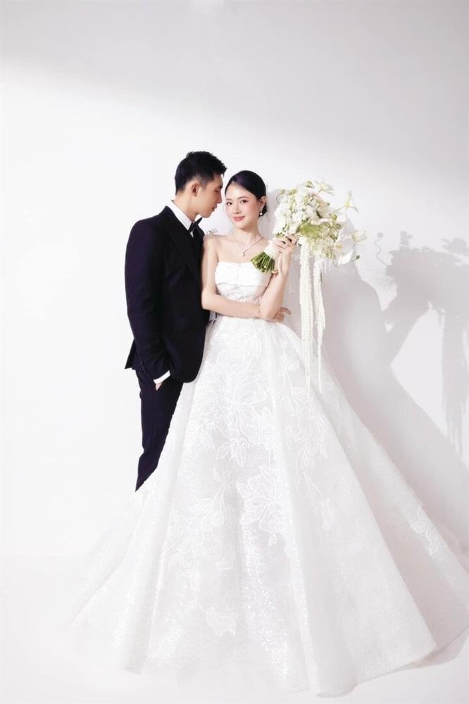 Midu tung bộ ảnh cưới thứ 4, được chồng thiếu gia nhìn say đắm-8