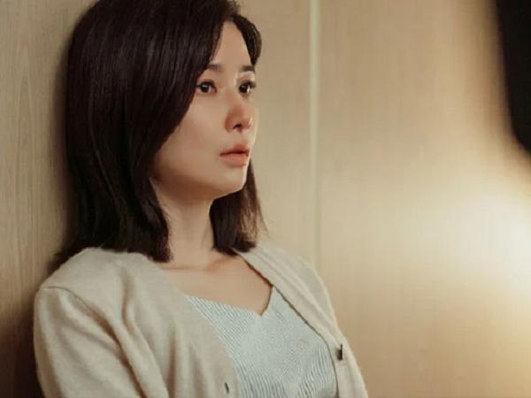 Nóng lòng về nhà, tôi điếng người khi chị giúp việc đang ngồi trên giường con trai nói câu này-1