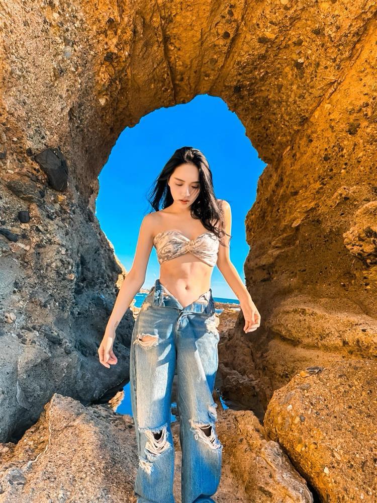 Hương Giang tung bộ ảnh diện bikini khoe body nét căng, không mỡ thừa-8