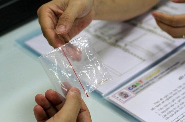 Xét nghiệm ADN với 4 con, chồng sốc phát hiện bí mật động trời của vợ-1