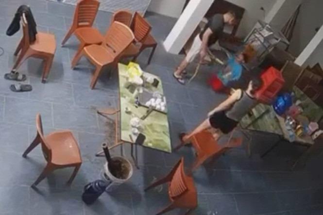 Giám đốc Công an Phú Thọ chỉ đạo điều tra vụ bé 11 tuổi bị mẹ và người tình đánh-1