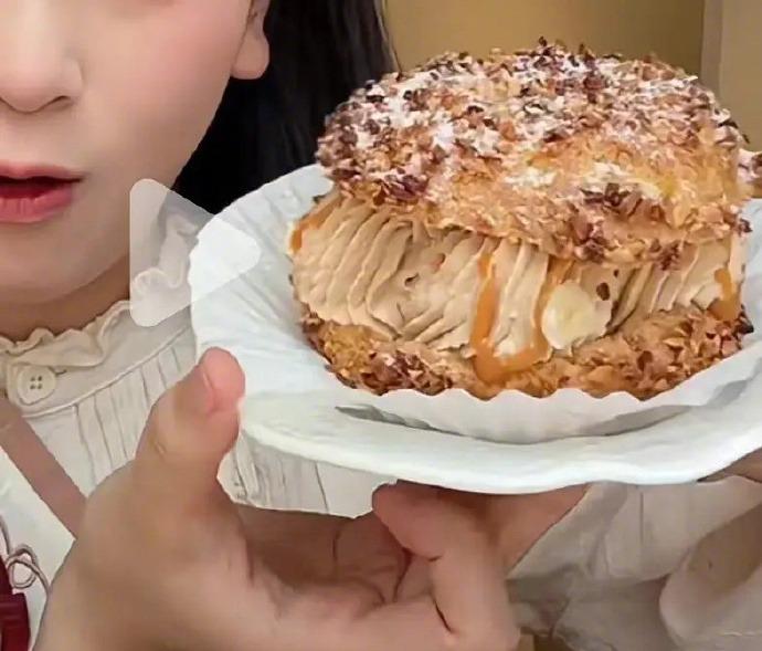 Vừa ghi thêm thành tích mới trong sự nghiệp, Triệu Lộ Tư bị chỉ trích vì lợi dụng người hâm mộ để kiếm lời-2