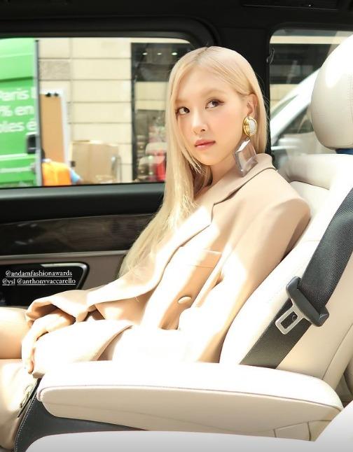 Rosé hoá Park Tổng đi làm giám khảo thời trang, cam thường phải thua trước visual sang xịn-1