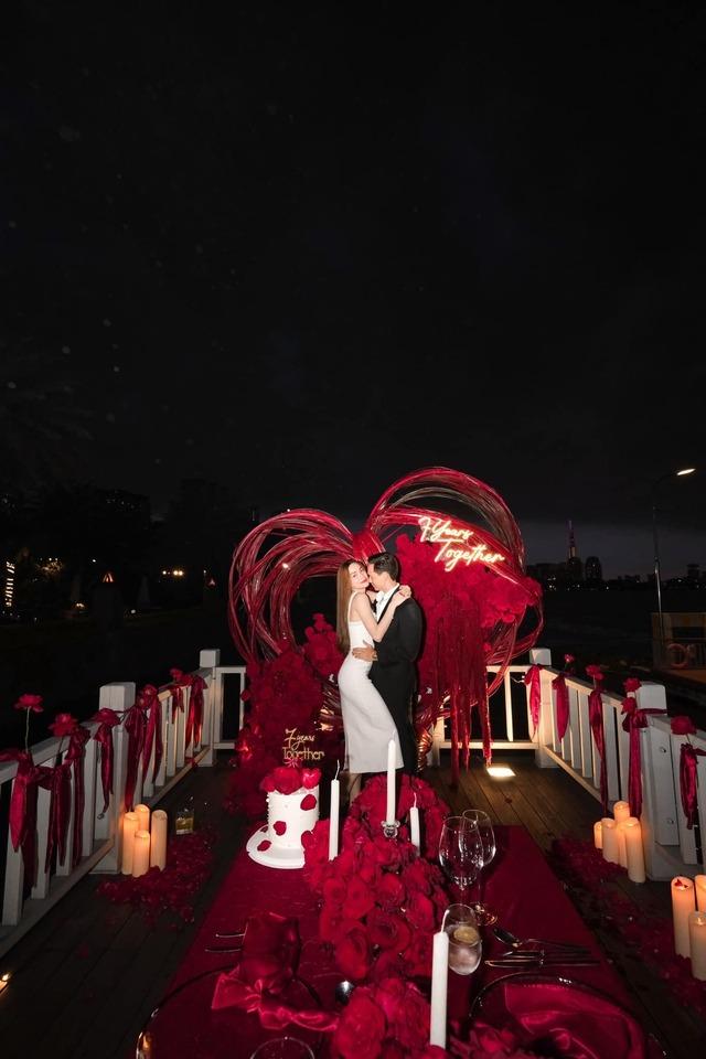 Hồ Ngọc Hà - Kim Lý khiến dân mạng dậy sóng vì màn kỷ niệm 7 năm bên nhau, dàn sao Việt cũng xuýt xoa-1