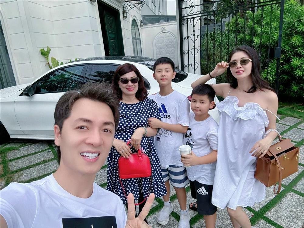 Vợ Đăng Khôi mang thai lần 3?-4