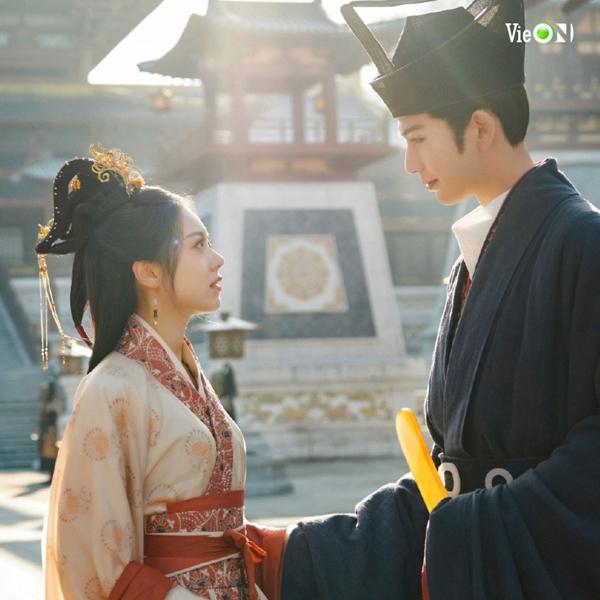 Phim của La Vân Hi vượt mặt phim Câu Chuyện Hoa Hồng của Lưu Diệc Phi-2