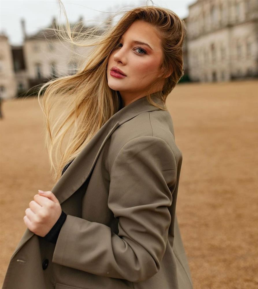 Bạn gái Gabriel Martinelli gây sốt tại Copa America 2024 nhờ vẻ đẹp tựa tiên nữ-7