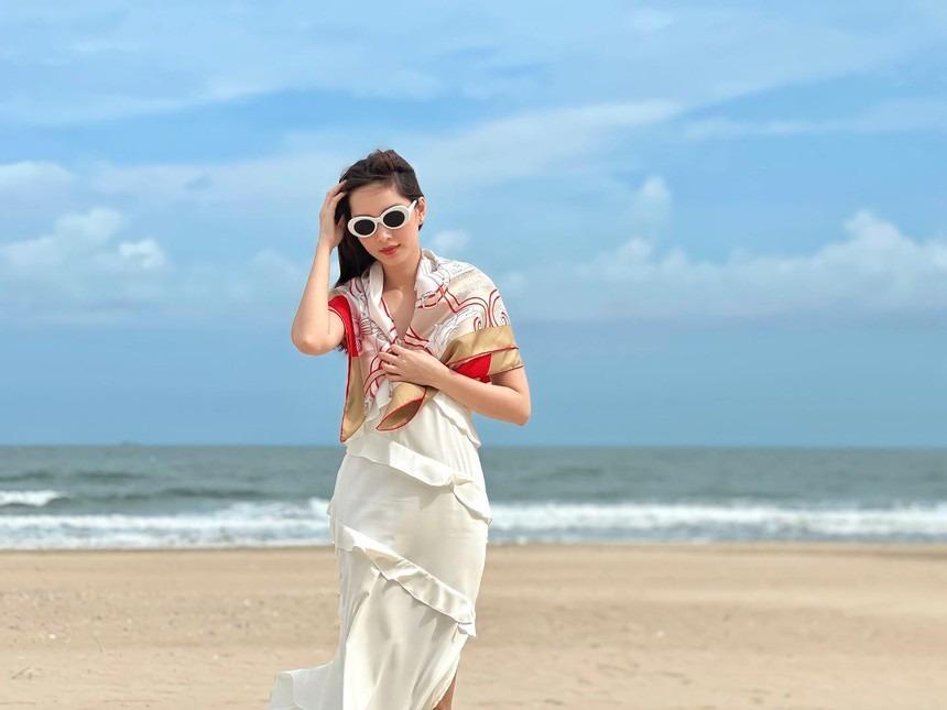 Hoa hậu Đặng Thu Thảo gợi ý 10 cách mặc đồ sáng màu, áp dụng đi du lịch càng đẹp-7