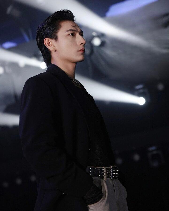 Isaac thể hiện ra sao tại Anh trai say hi?-1