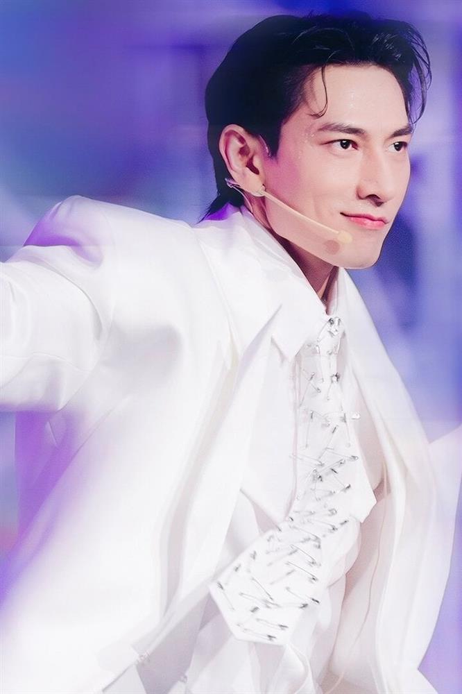 Isaac thể hiện ra sao tại Anh trai say hi?-2