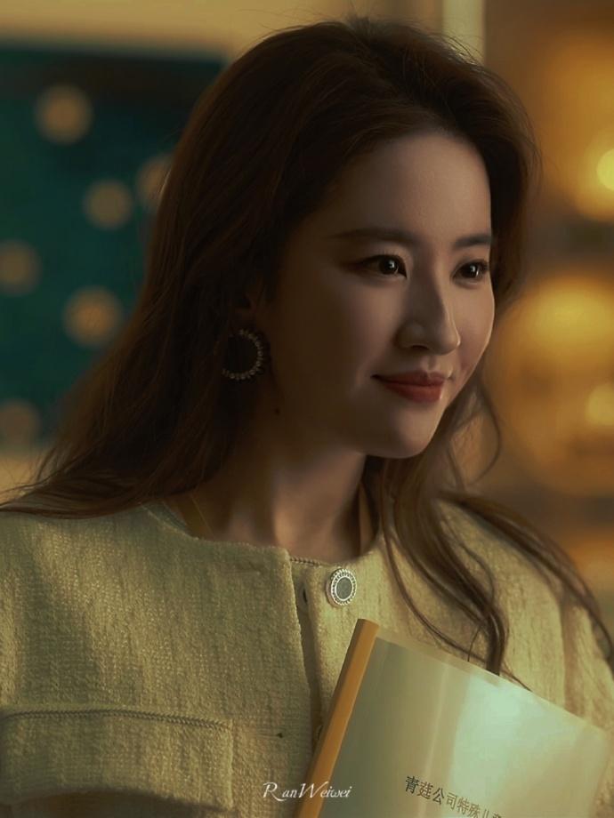 Choáng váng cát-xê khủng của Lưu Diệc Phi trong Câu Chuyện Hoa Hồng, khẳng định vị thế bản thân-4