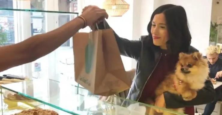 Nước từng 2 lần vô địch Euro kiếm tiền nhờ… bán thức ăn thừa-1