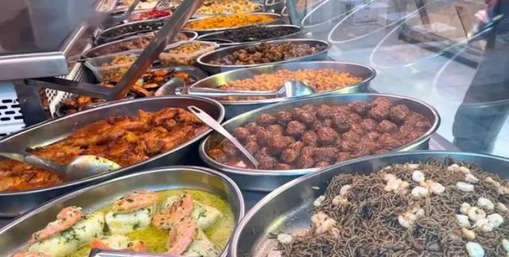 Nước từng 2 lần vô địch Euro kiếm tiền nhờ… bán thức ăn thừa-2