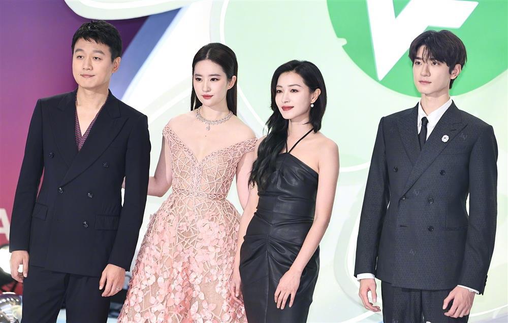 Lưu Diệc Phi nhạt nhòa-1