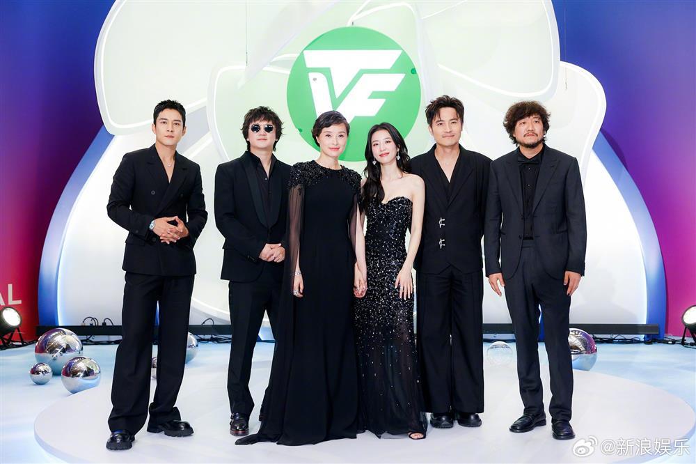 Lưu Diệc Phi nhạt nhòa-8