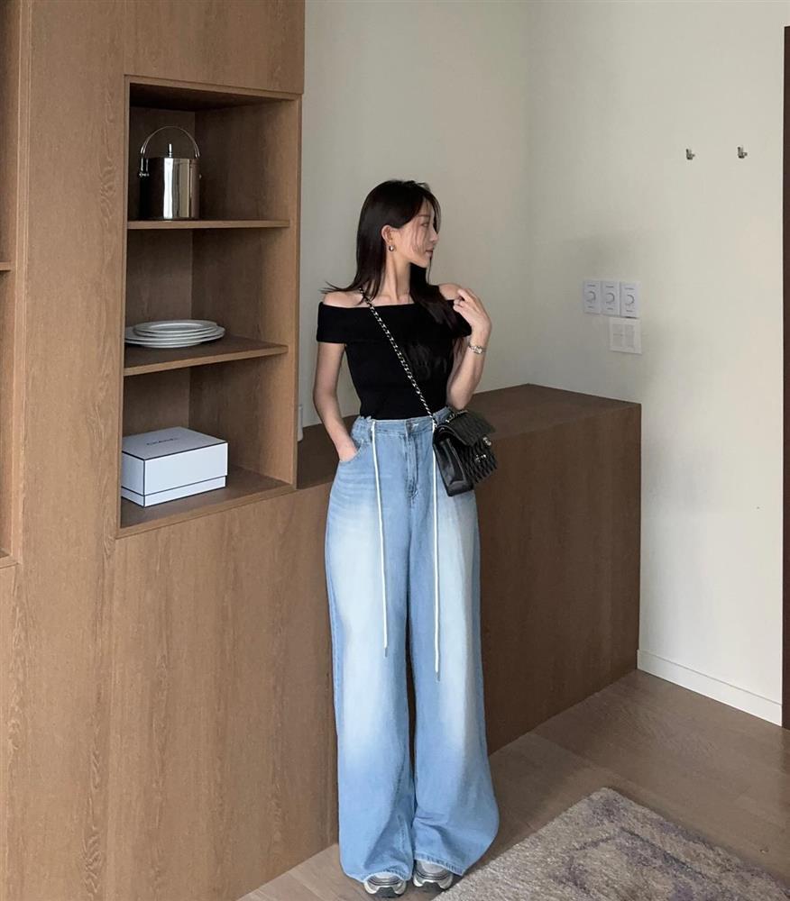 4 mẫu quần ống rộng nhất định nên có trong tủ đồ của phụ nữ trên 40 tuổi-2