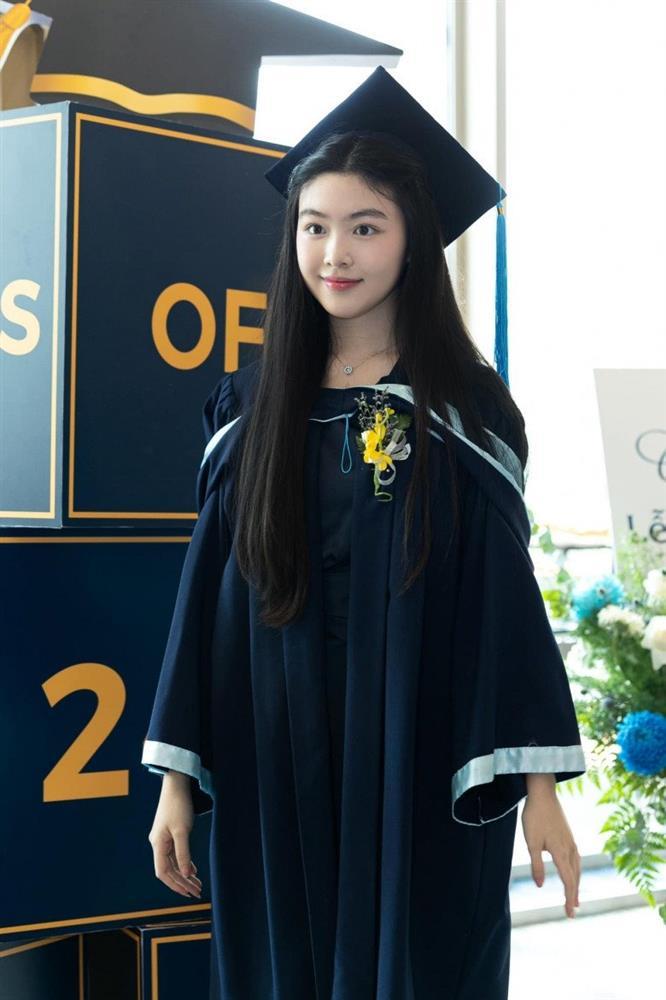 Cậu ấm cô chiêu nhà sao Việt thành tích học tập đáng nể, không thi tốt nghiệp THPT ở Việt Nam vẫn thành sinh viên đại học danh giá-1