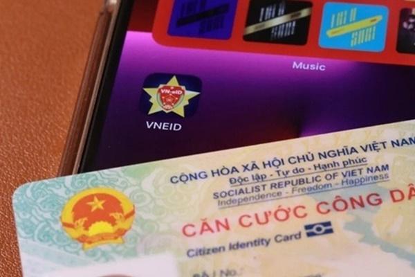 Làm thẻ căn cước từ 1/7: Thu thập mống mắt thế nào, có bị đau?-3