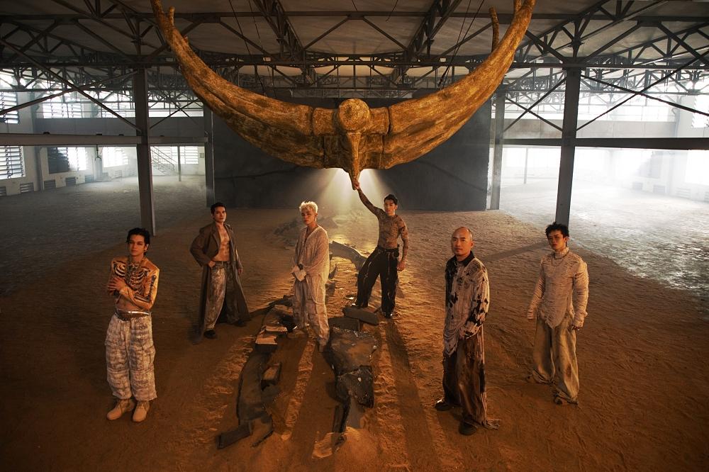 33 Anh trai vượt ngàn chông gai gây sốt khi khoe cơ bụng 6 múi-1