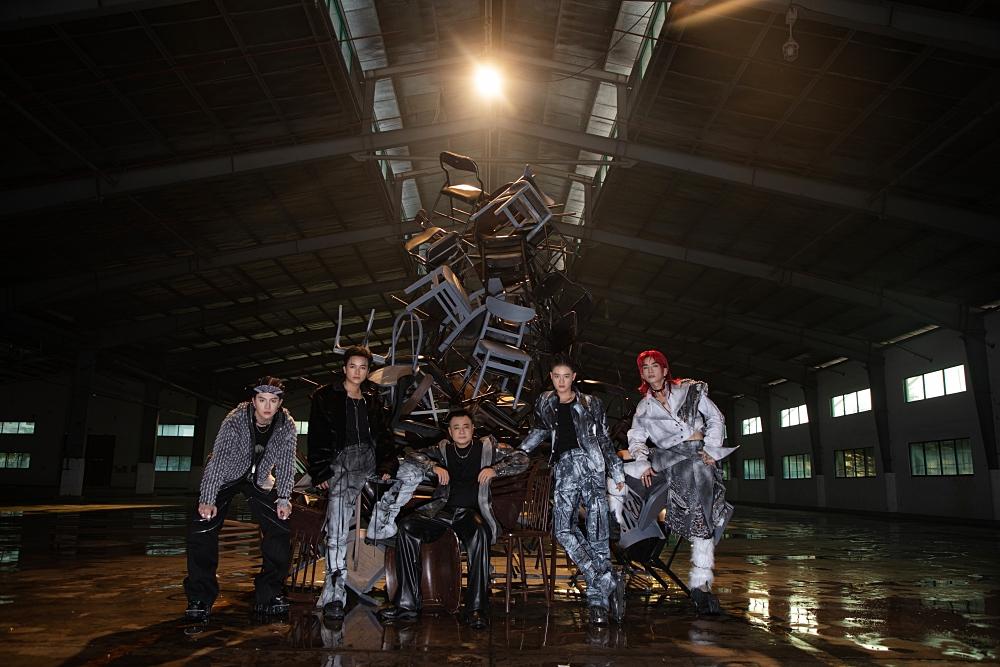 33 Anh trai vượt ngàn chông gai gây sốt khi khoe cơ bụng 6 múi-5