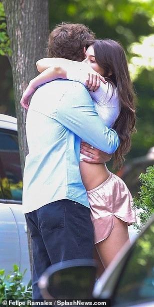 Tom Cruise làm gì khi con gái Suri đắm chìm trong tình yêu-5