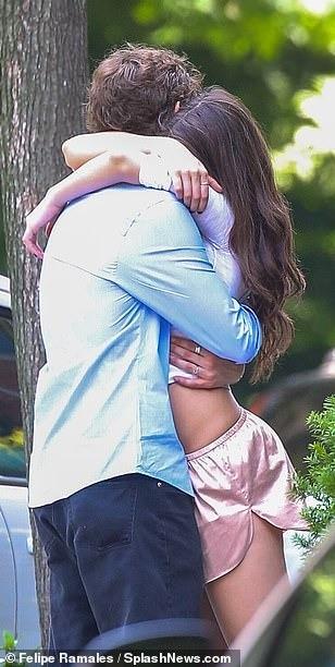 Tom Cruise làm gì khi con gái Suri đắm chìm trong tình yêu-6