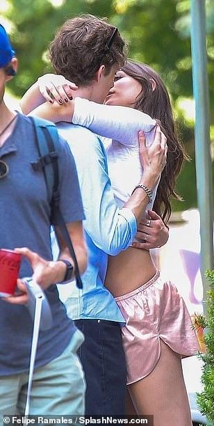 Tom Cruise làm gì khi con gái Suri đắm chìm trong tình yêu-7