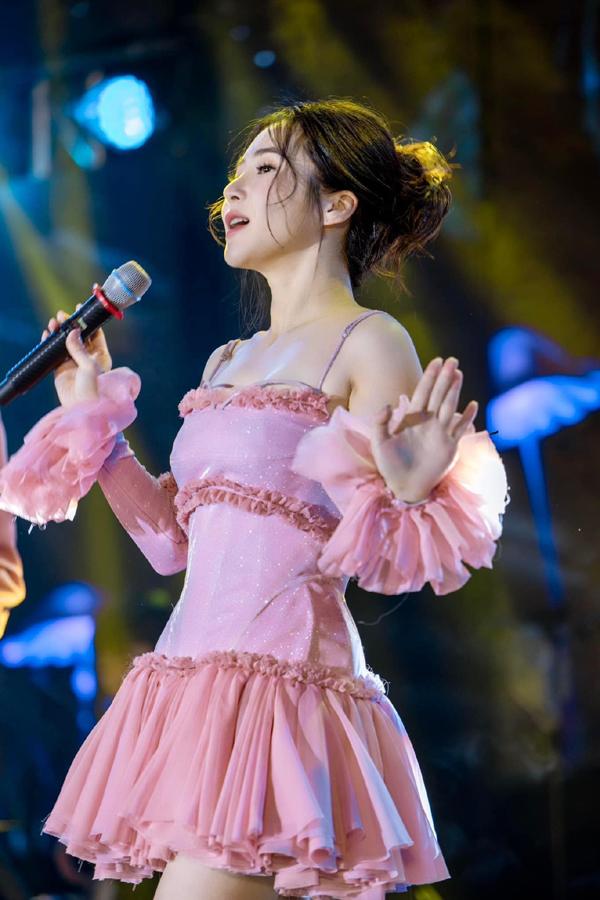 Sắc vóc Hương Tràm ra sao sau khi giảm cân?-2