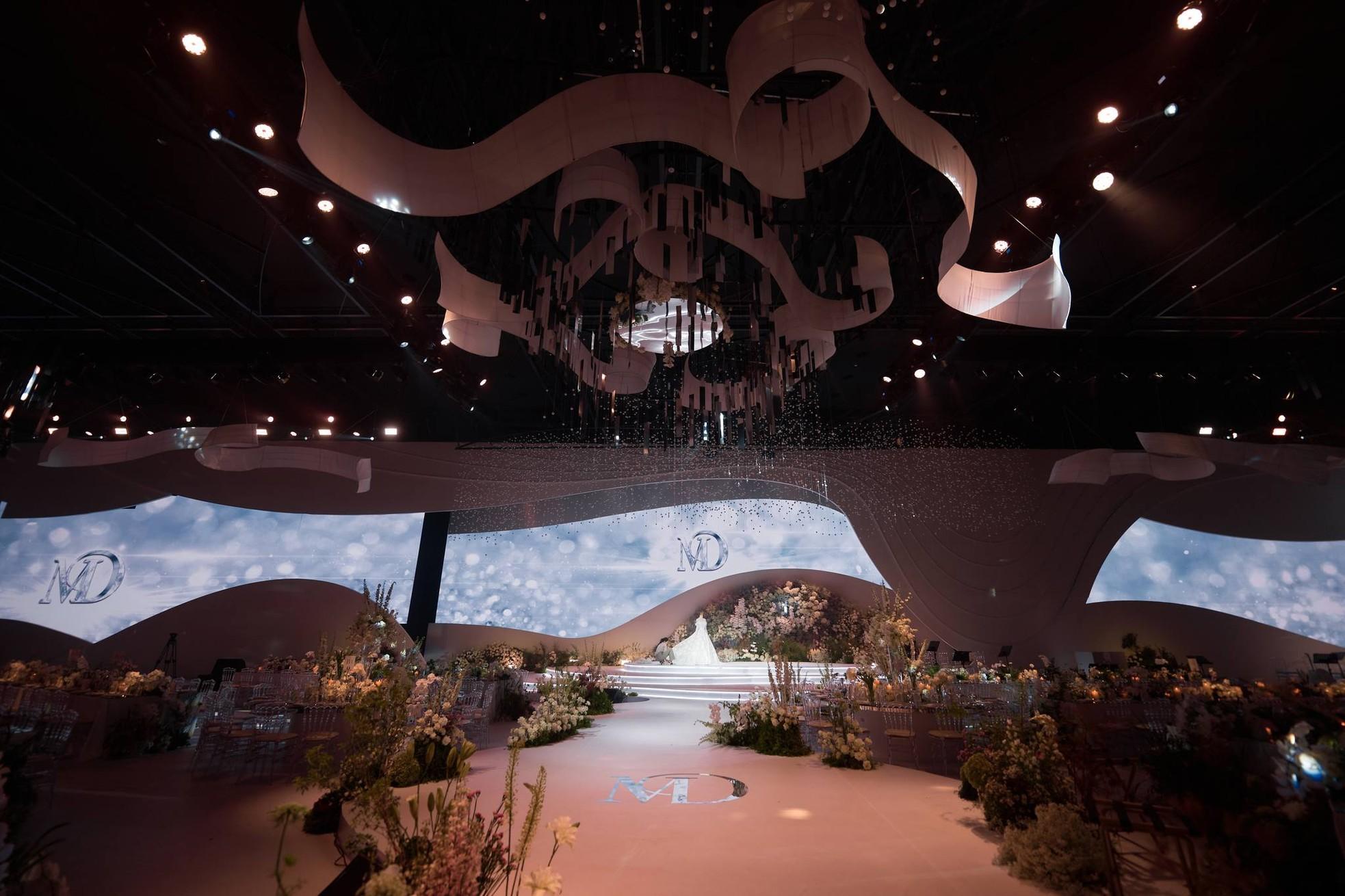 Bên trong đám cưới xa hoa cấm trẻ em đến của Midu và chồng thiếu gia-10