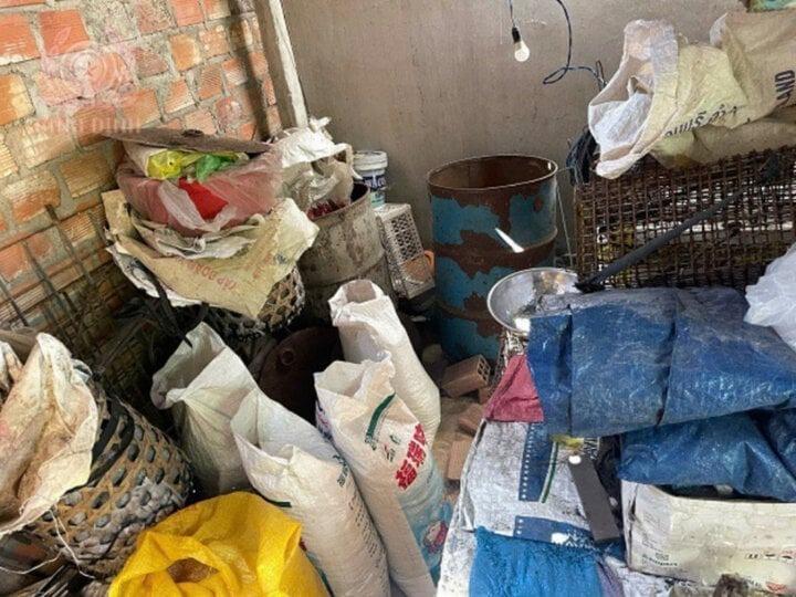 Con gái trộm hơn 1,5 tỷ đồng của cha mẹ cất giấu trong thùng lúa-1