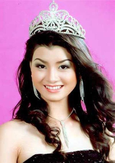 Đang đỉnh cao sự nghiệp, nàng hậu theo chồng bỏ cuộc chơi: Trở thành phu nhân của Phó Bí thư trẻ nhất Đà Nẵng-2