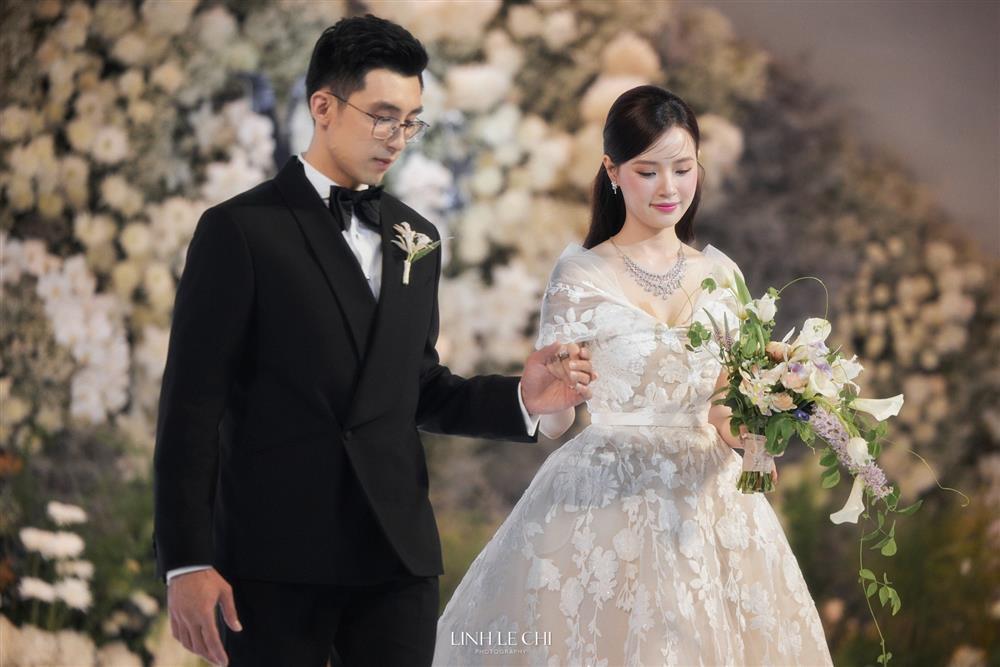 Ninh Dương Lan Ngọc và dàn sao dự cưới Midu-1