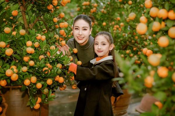 Hoa hậu nổi tiếng giàu có và đông con, đăng quang 32 năm vẫn trẻ đẹp khó tin-8