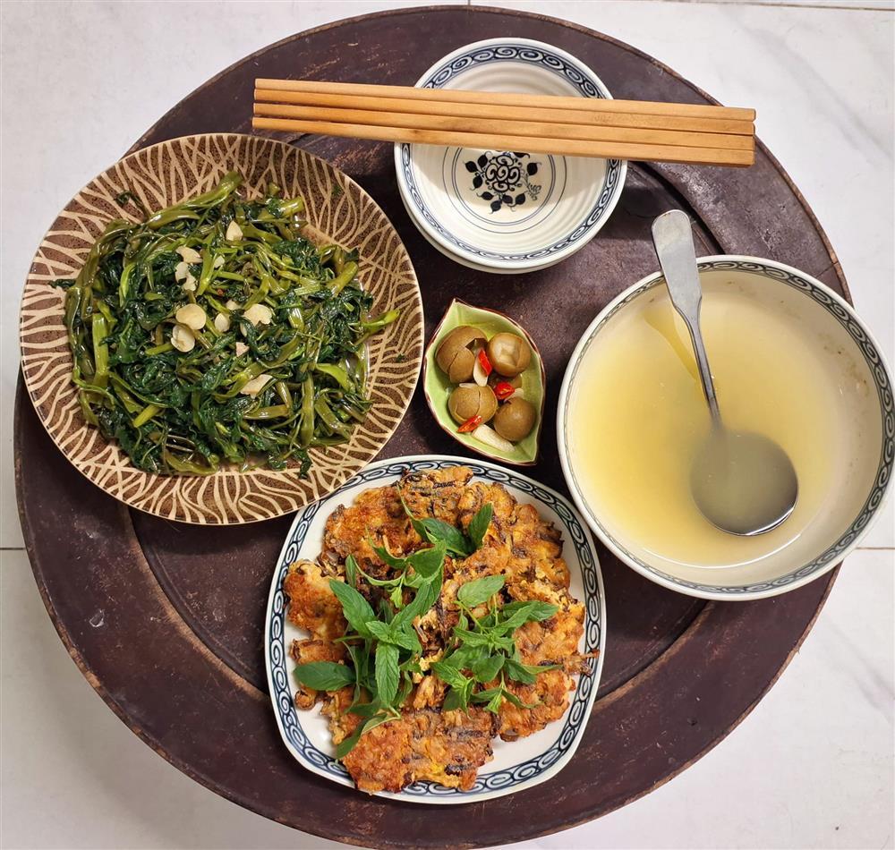 Những mâm cơm đủ chất chỉ 50k của mẹ đảm Hà Nội, năm 2024 sống thành phố tiêu như ở quê là đây chứ đâu!-1