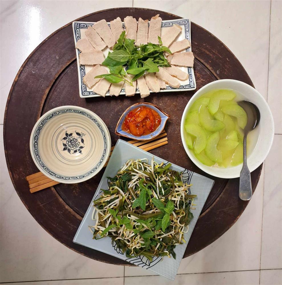 Những mâm cơm đủ chất chỉ 50k của mẹ đảm Hà Nội, năm 2024 sống thành phố tiêu như ở quê là đây chứ đâu!-2