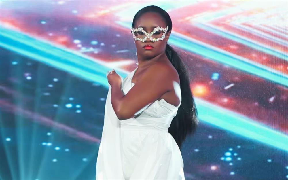 Mặc váy cắt xẻ quá hông táo bạo, Lydie Vũ vẫn trượt ở Miss Supranational-5