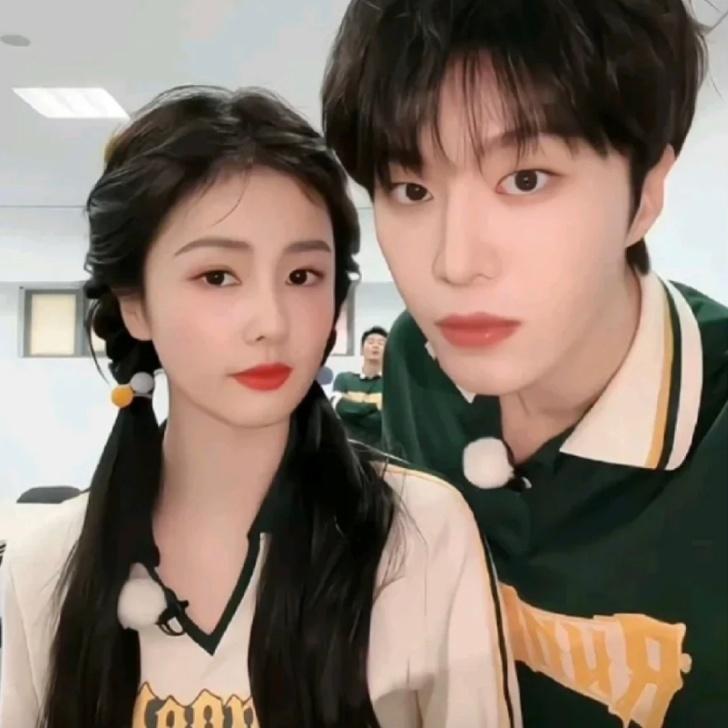 Phạm Thừa Thừa gây tranh cãi khi có nhiều hành động gần gũi quá đà với Bạch Lộc-3