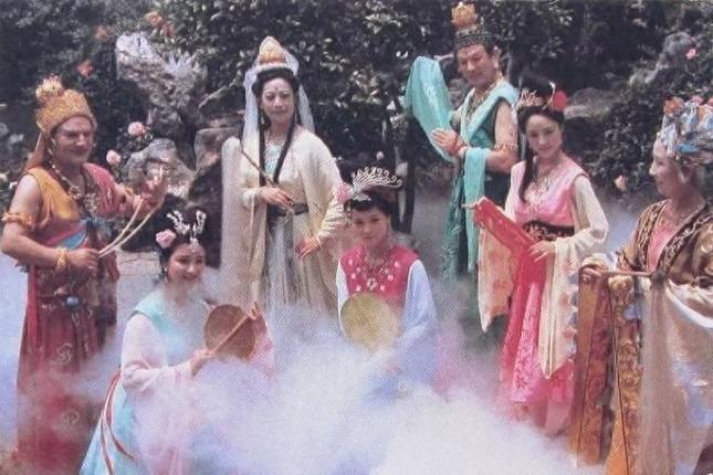 Đoàn phim Tây du ký 1986 ngất xỉu cả loạt-1