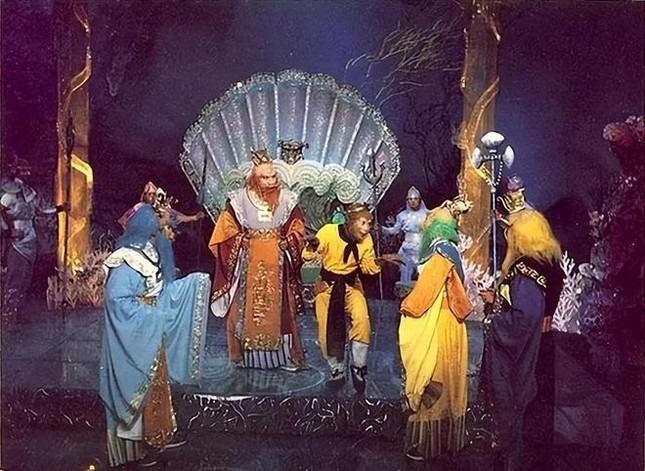 Đoàn phim Tây du ký 1986 ngất xỉu cả loạt-2