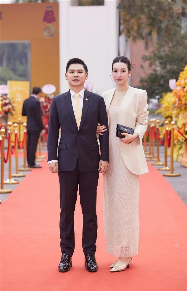 Đỗ Mỹ Linh chuộng phong cách kín đáo sau khi làm dâu hào môn-3