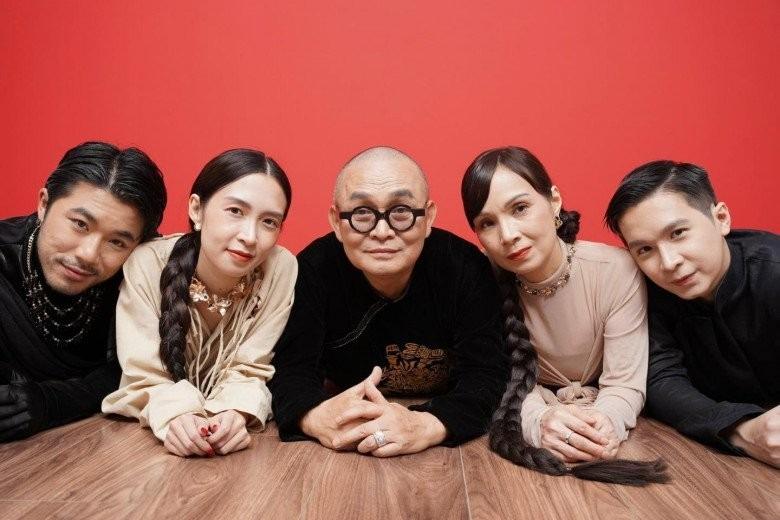 ‘Vua hài đất Bắc’ Xuân Hinh khoe ảnh người vợ ‘lắm tiền’, nhan sắc bà xã nhận ‘mưa’ lời khen-2