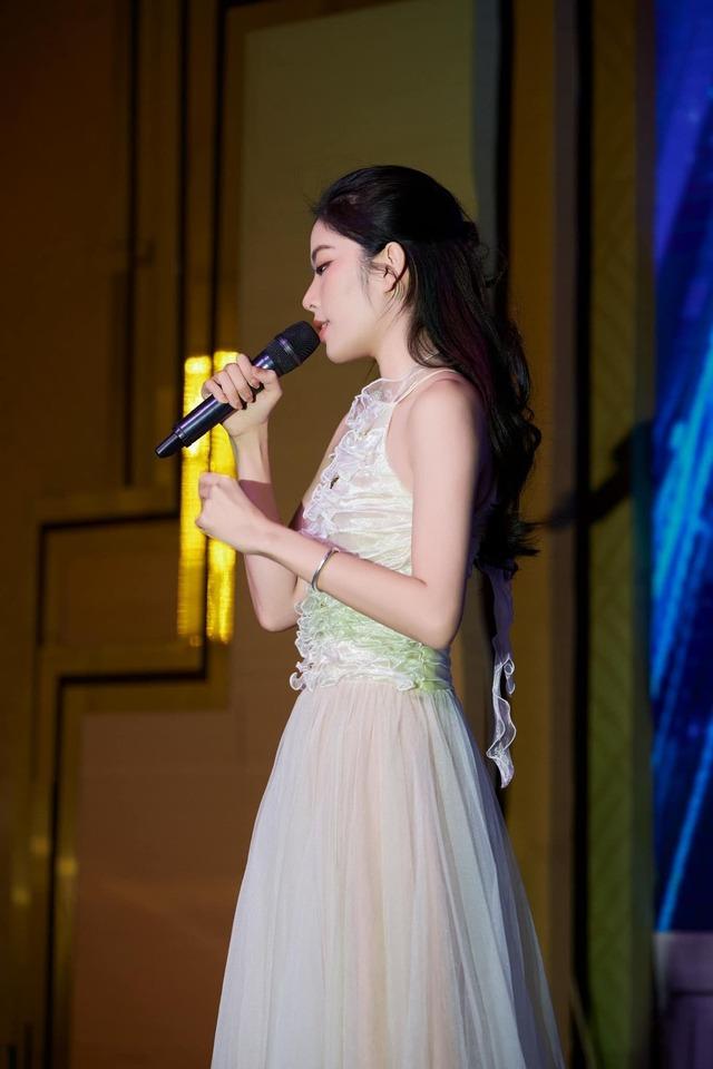 Nam Em đánh đổi gì khi là người nổi tiếng?-1