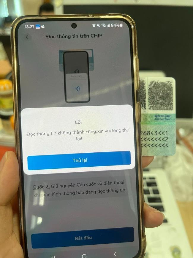 Hàng loạt khách hàng gặp trục trặc trong ngày đầu áp dụng xác thực sinh trắc học khi chuyển tiền-1