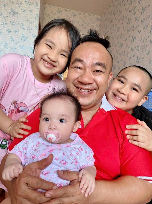 Đời tư ít ai biết của chàng lùn Hiếu Hiền: Viên mãn với vợ kém 9 tuổi, 2 lần giải vây cho vợ, đòi đẻ 5 con vì lý do đặc biệt này-7