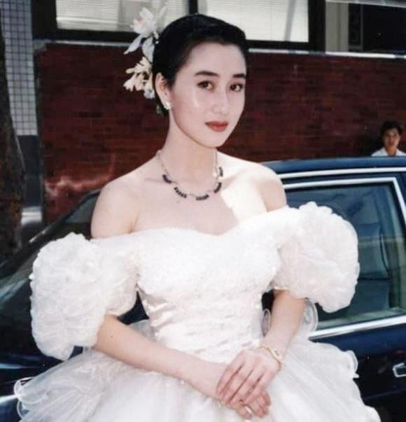 Nữ thần tuyệt sắc của làng giải trí Hoa ngữ khiến không ít đàn ông phải điên đảo là ai?-1