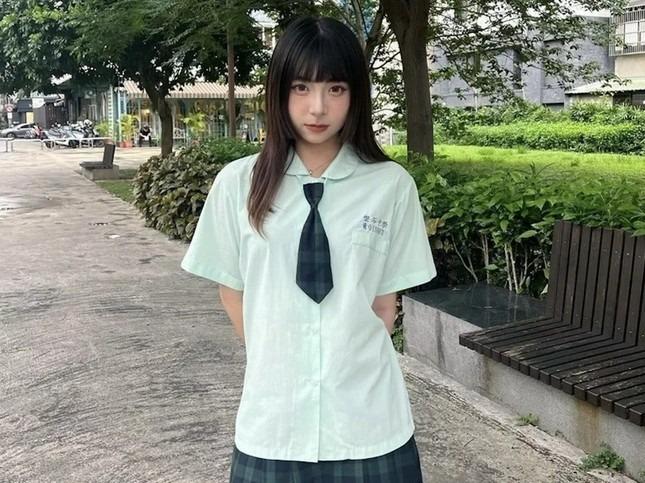 Nữ diễn viên Ngô Mạnh Đình tông vào ôtô, qua đời ở tuổi 18-1