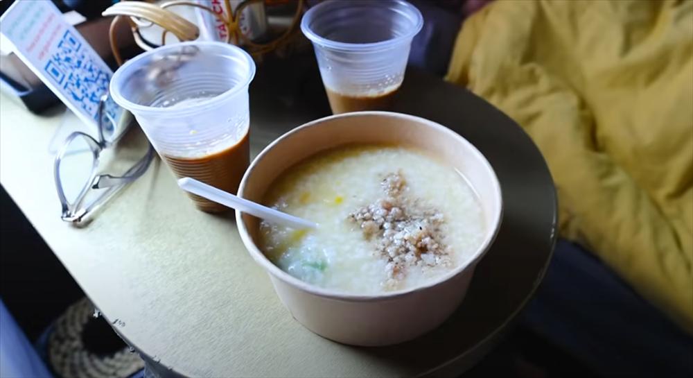 Khách Tây chi 6,6 triệu trải nghiệm một đêm trên tàu hỏa từ Đà Nẵng đến Hà Nội-5